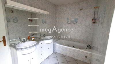 Maison - 123 m² - 5 pièces