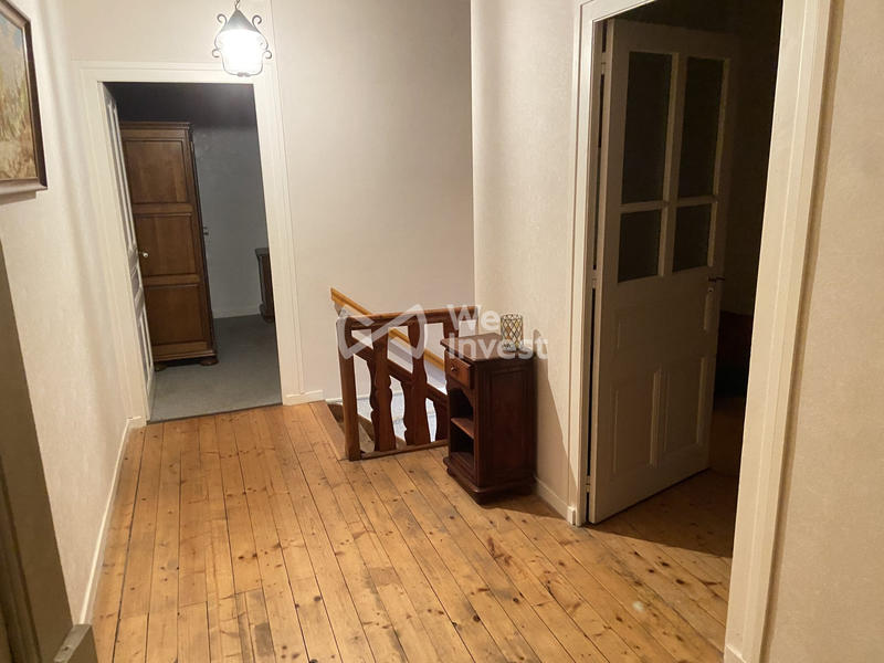 Maison - 250 m² - 15 pièces