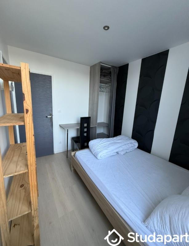 Chambre - 13 m² - 1 pièce