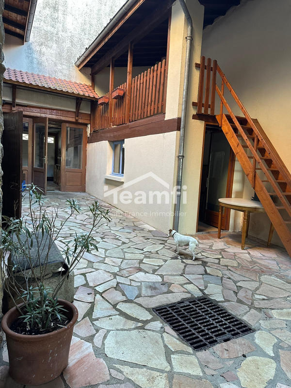 Maison - 181 m² - 7 pièces