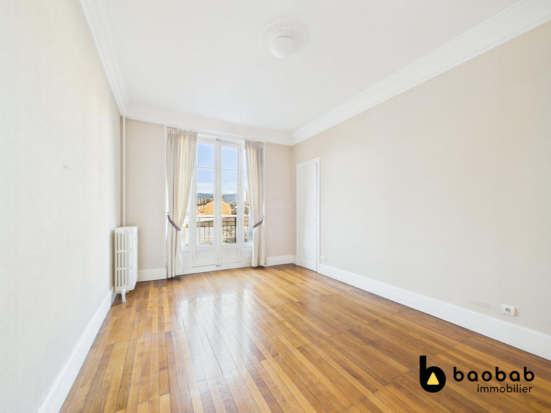 Appartement - 122 m² - 5 pièces