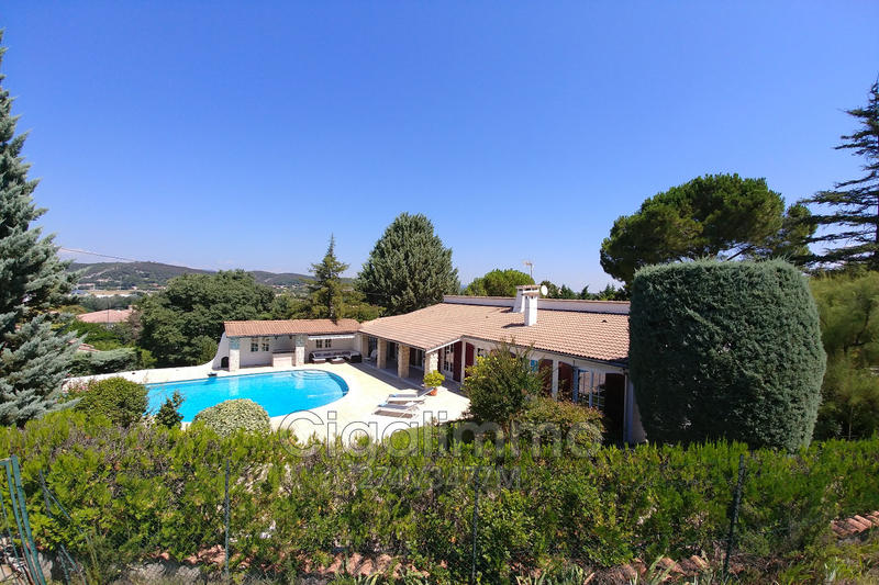 Villa - 280 m² - 11 pièces