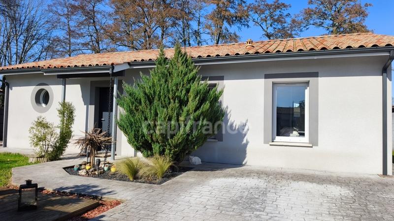 Maison - 90 m² - 4 pièces