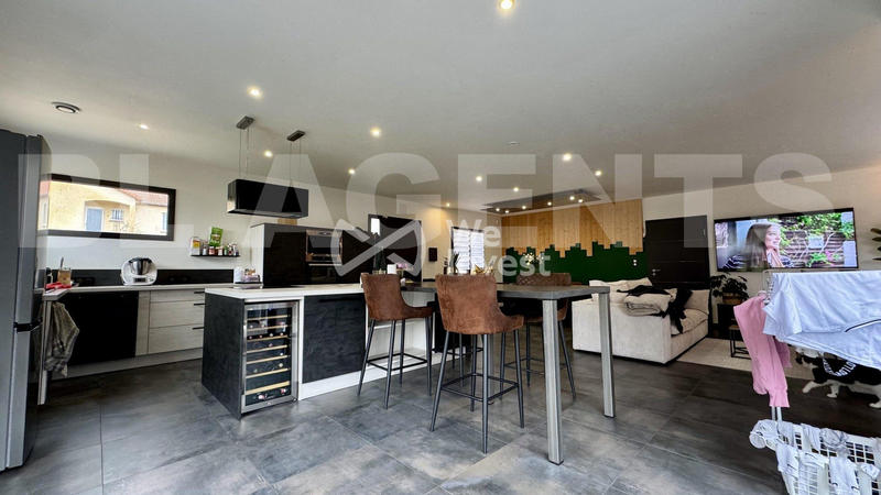 Maison - 140 m² - 5 pièces