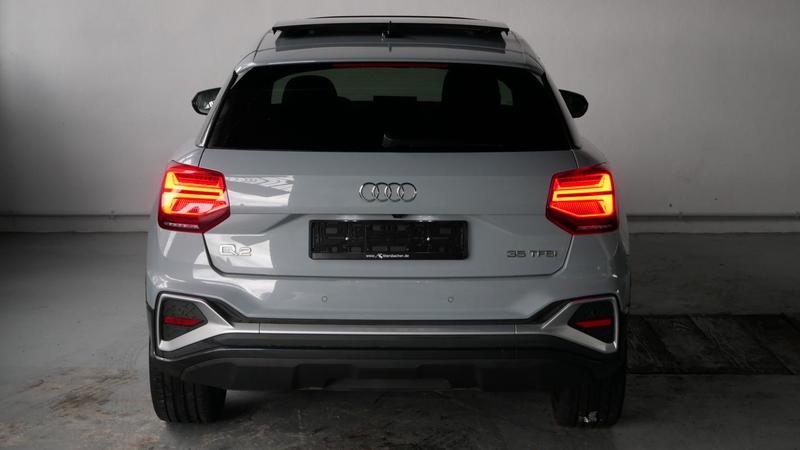 Audi Q2 35 Tfsi s-Line Matrix Pano B&amp;O Apple Carplay Camera