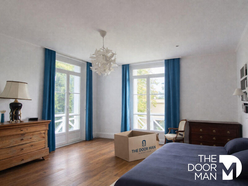 Demeure - 250 m² - 8 pièces