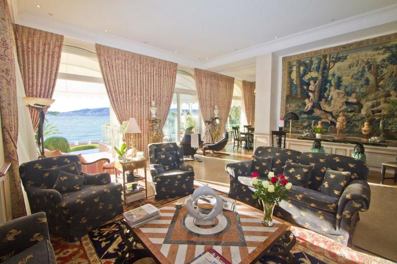 Demeure - 450 m² - 16 pièces