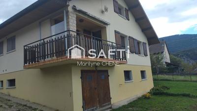 Maison - 90 m² - 6 pièces