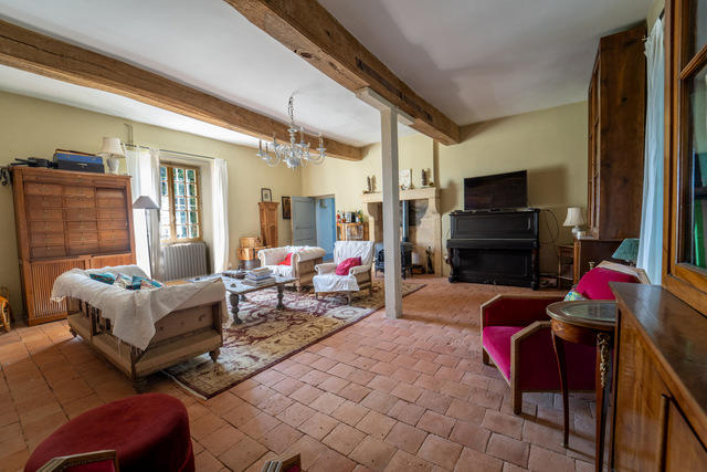 Maison - 320 m² - 6 pièces