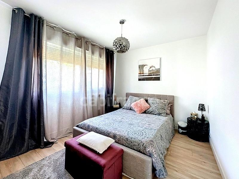 Appartement - 82 m² - 4 pièces