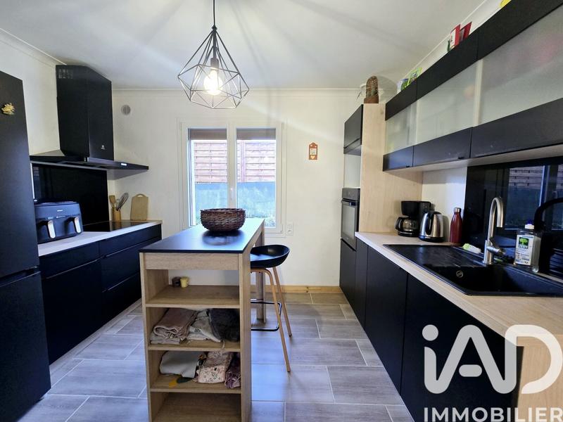 Maison - 96 m² - 5 pièces