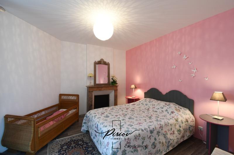 Maison - 264 m² - 9 pièces