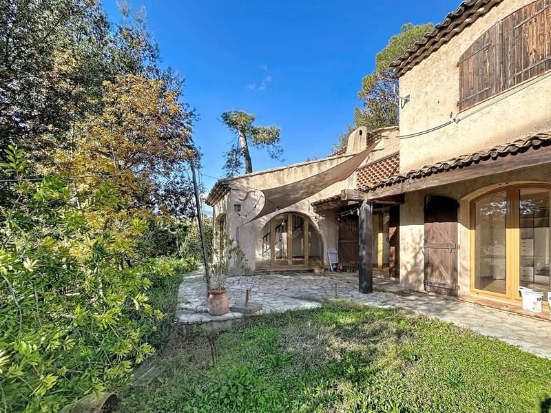 Maison - 170 m² - 6 pièces