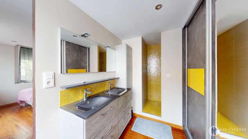 Maison - 110 m² - 6 pièces