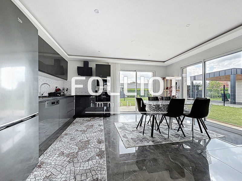 Maison - 145 m² - 6 pièces