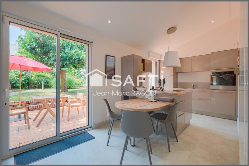 Maison de maîtres - 214 m² - 9 pièces