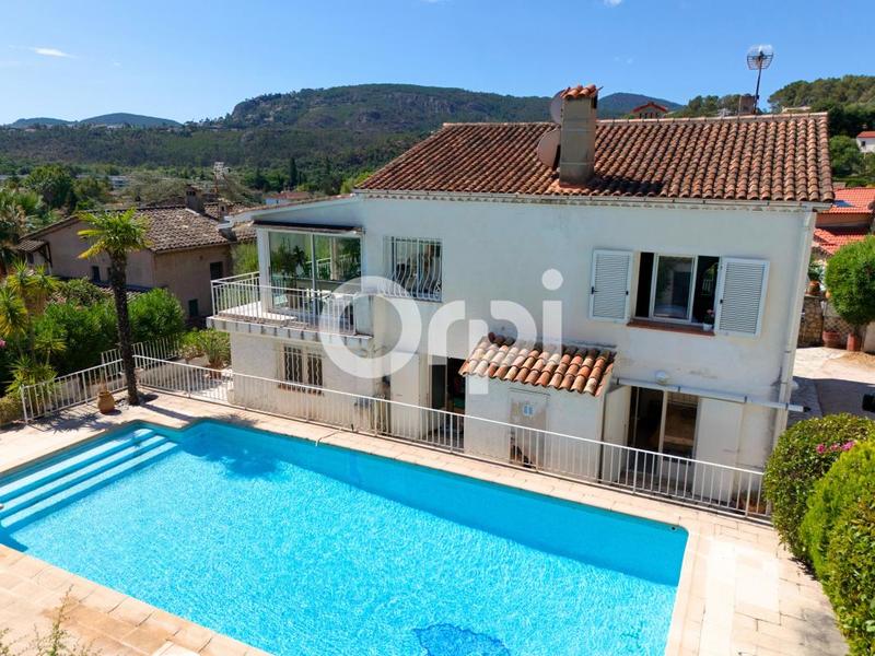 Maison - 199 m² - 7 pièces