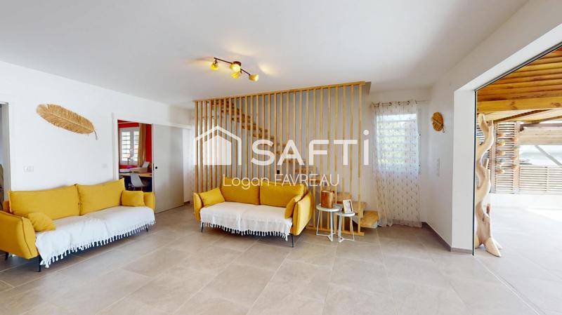 Maison - 270 m² - 9 pièces