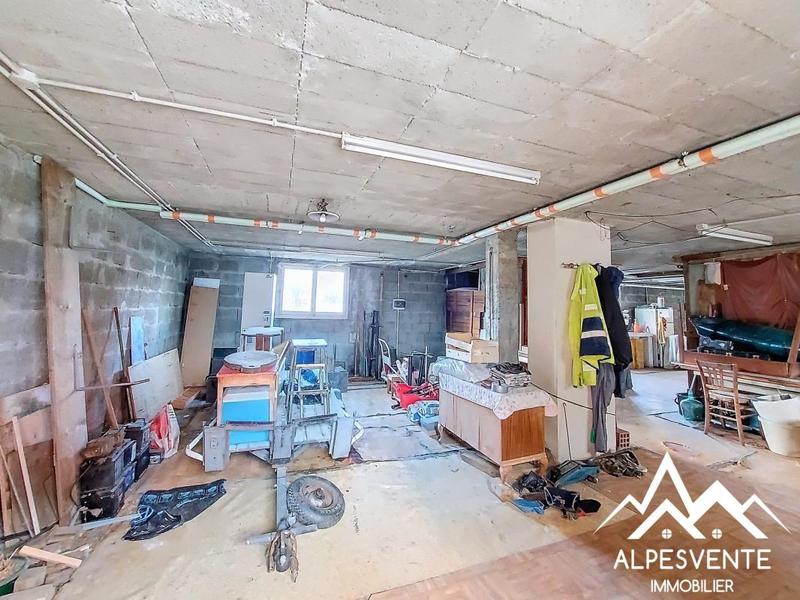 Demeure - 92 m² - 5 pièces