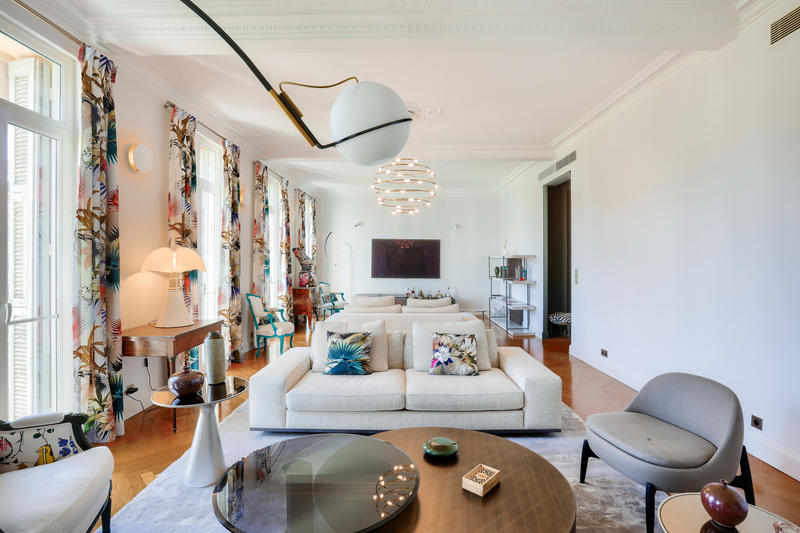 Appartement - 172 m² - 5 pièces