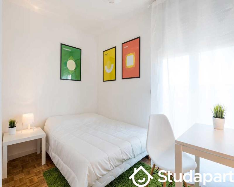 Chambre - 80 m² - 1 pièce