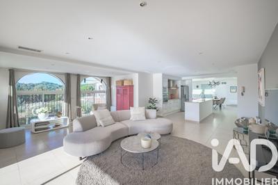 Maison - 161 m² - 5 pièces