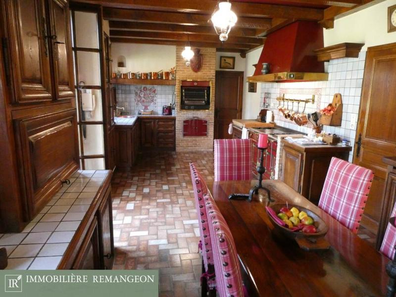 Demeure - 399 m² - 8 pièces