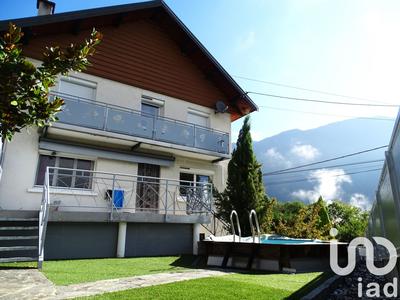 Maison - 98 m² - 5 pièces