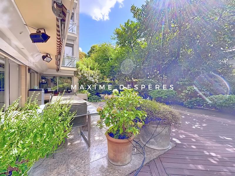 Appartement - 188 m² - 6 pièces