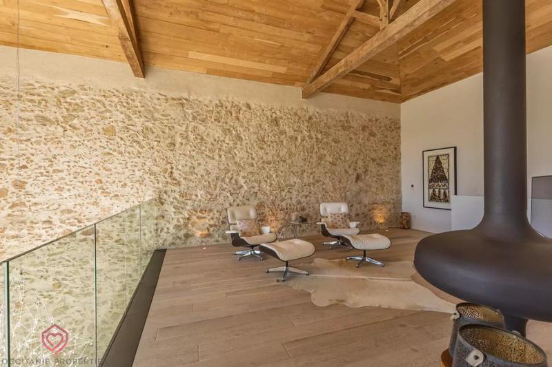 Maison - 233 m² - 5 pièces