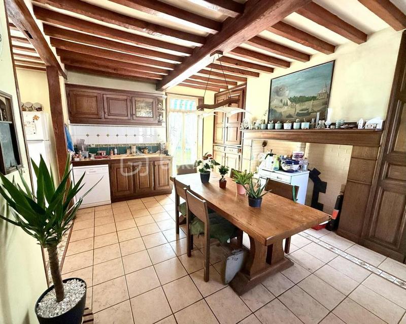 Maison - 256 m² - 9 pièces