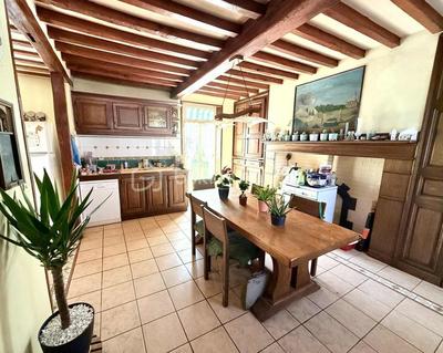 Maison - 256 m² - 9 pièces