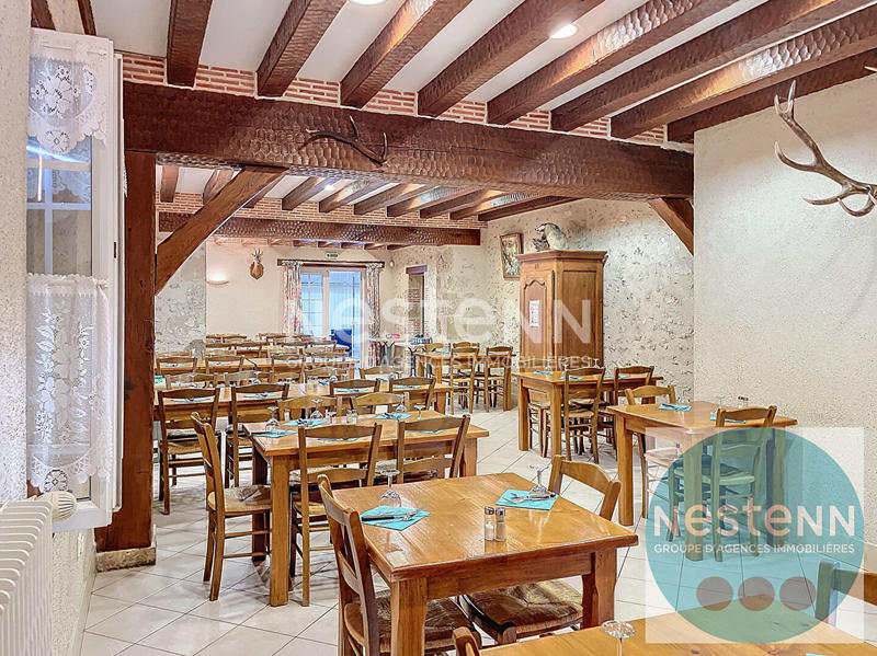 Maison - 318 m² - 9 pièces