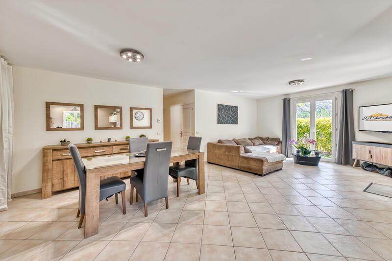 Maison - 98 m² - 5 pièces