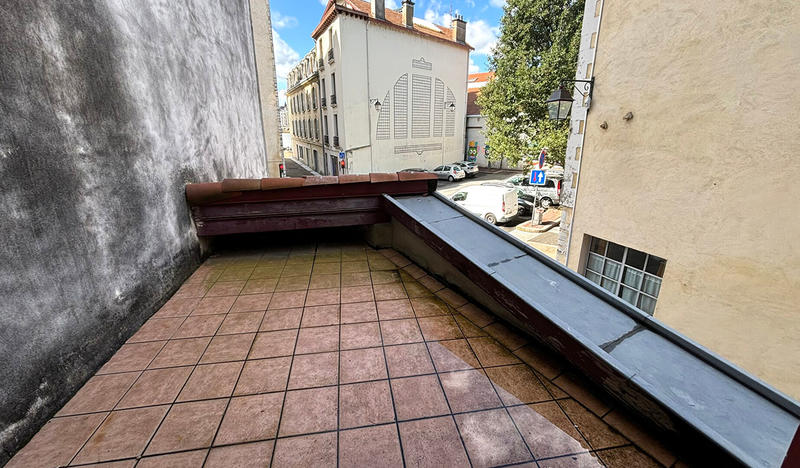 Maison - 260 m² - 11 pièces