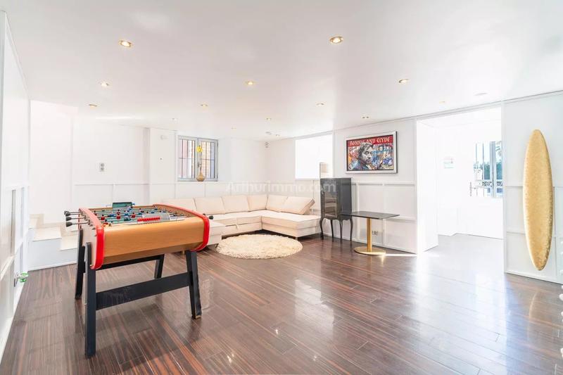 Maison - 400 m² - 7 pièces