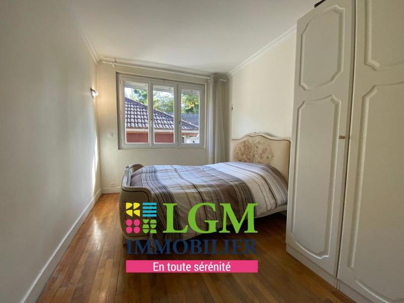 Maison - 235 m² - 6 pièces