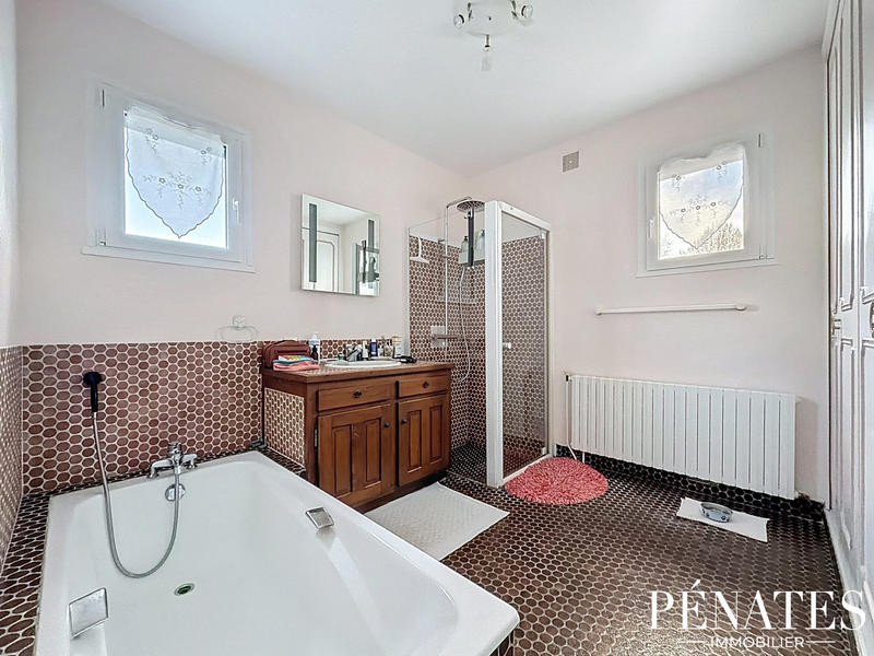 Maison - 172 m² - 7 pièces