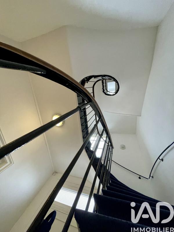 Maison - 237 m² - 10 pièces