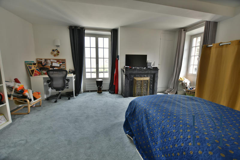 Maison ancienne - 268 m² - 8 pièces