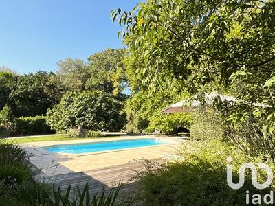 Maison - 250 m² - 8 pièces