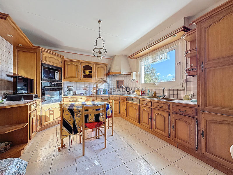 Maison - 145 m² - 6 pièces