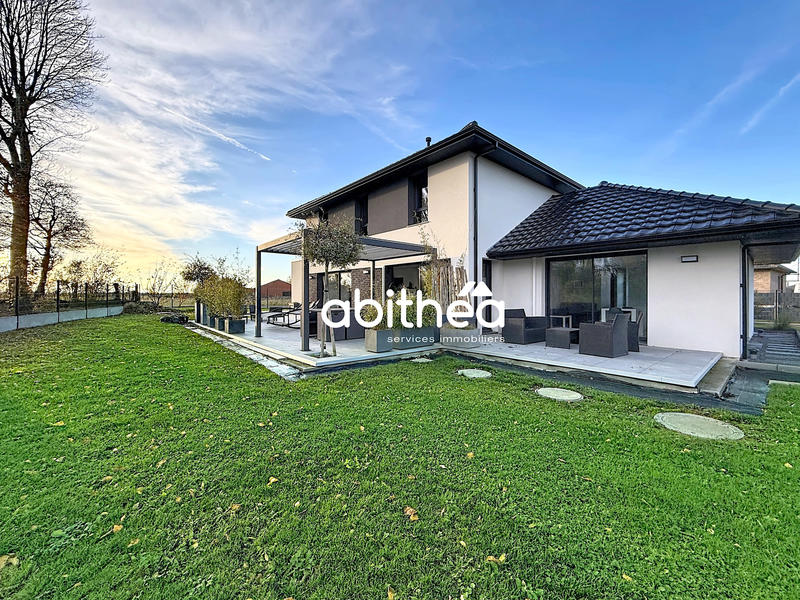 Maison - 176 m² - 8 pièces