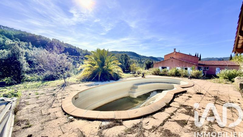 Maison - 213 m² - 6 pièces