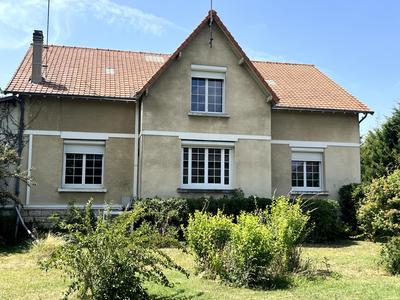 Maison - 249 m² - 13 pièces