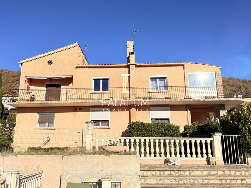 Maison - 230 m² - 7 pièces