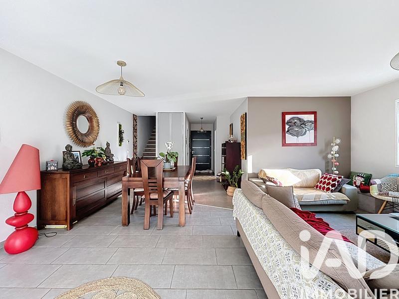 Maison - 110 m² - 4 pièces