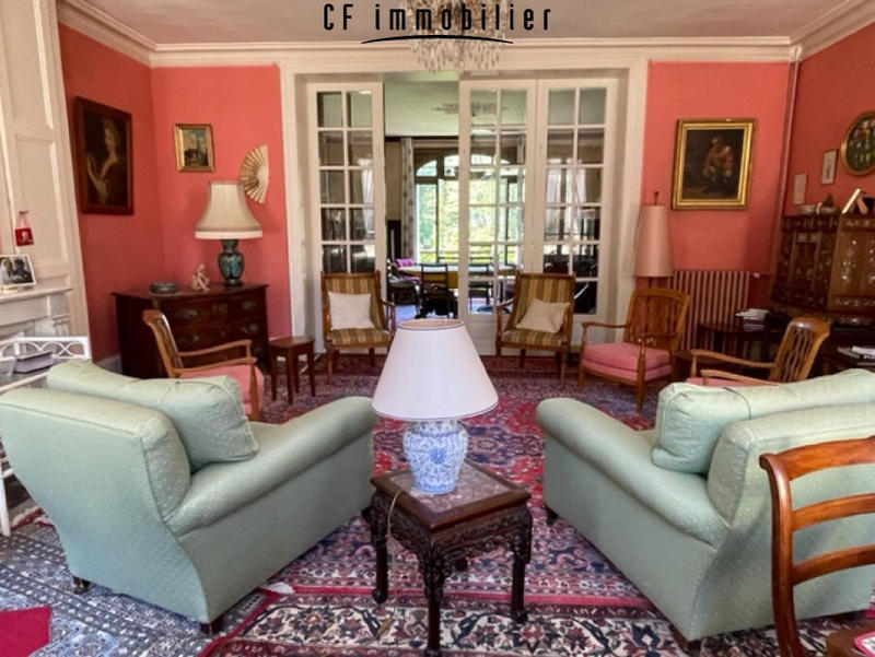 Maison - 316 m² - 10 pièces