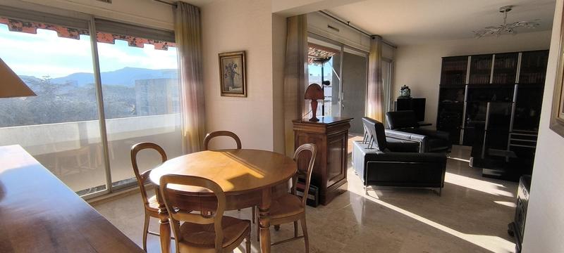 Appartement - 96 m² - 4 pièces