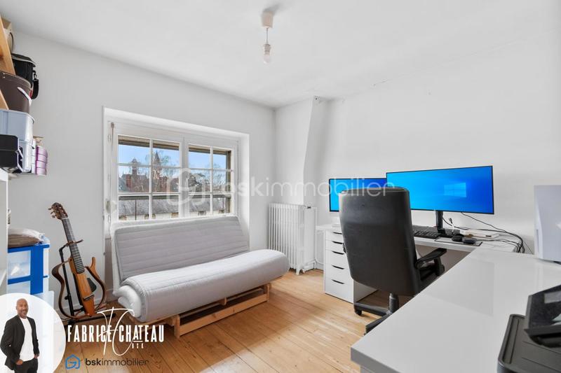 Maison - 200 m² - 8 pièces